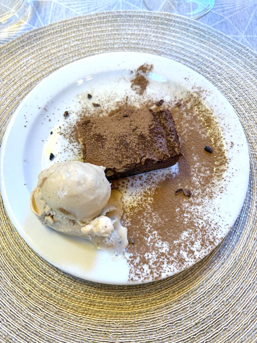 Chocolate brownie with ice cream, from Sergi’s own cooking portfolio